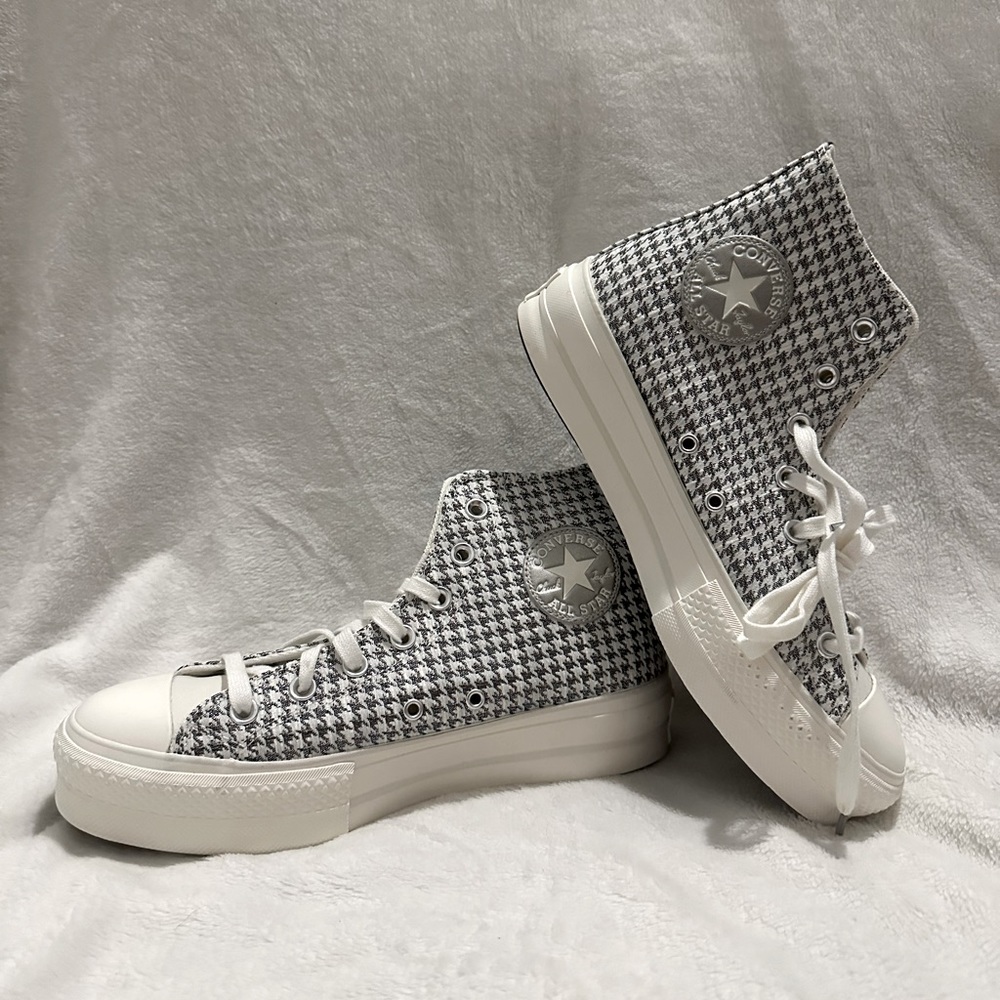 Brand New High top Converse